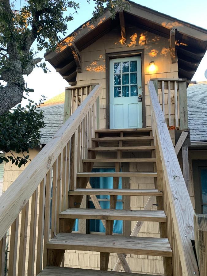 Rustic Rooftop Delight - Bay Front Apts Norfolk Bagian luar foto