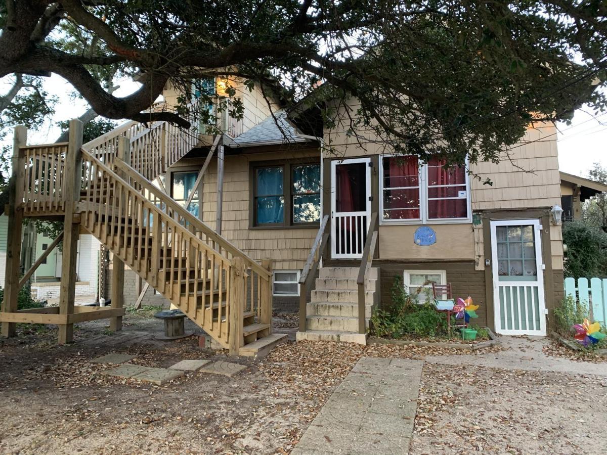 Rustic Rooftop Delight - Bay Front Apts Norfolk Bagian luar foto